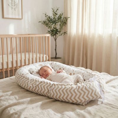 cocon bébé avec nourrisson endormi