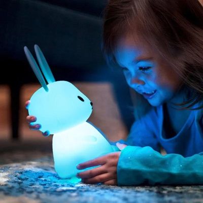 veilleuse-bebe-lapin-LED-lumiĂšre-apaisante-pour-nuits-sereines