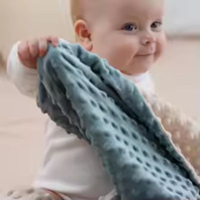 couverture bébé bleu gris moelleuse