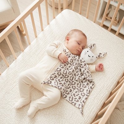 Doudou bebe léopard sommeil paisible