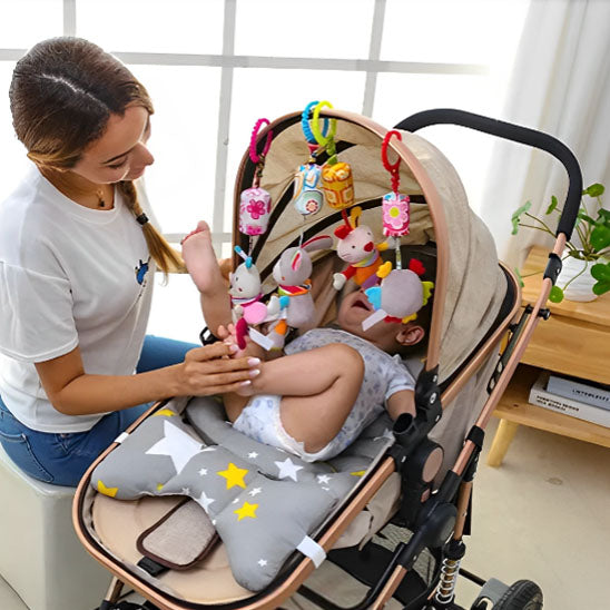 Hochet nomade pour bébé coloré et sonore, idéal pour la poussette
