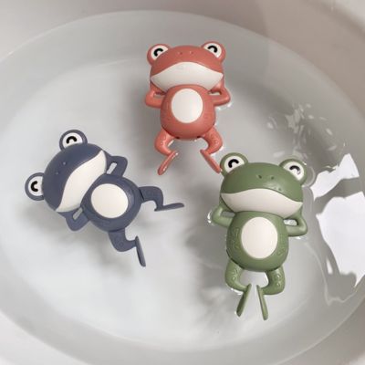 jouet-de-bain-trio-vert-bleu-rouge