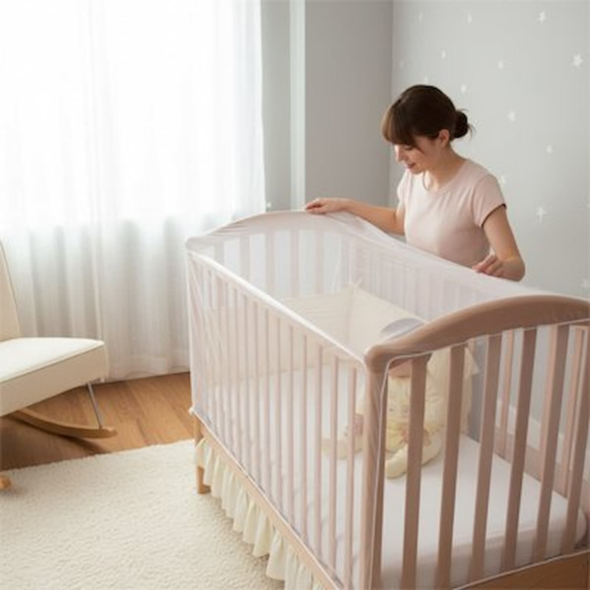 Moustiquaire lit bébé blanche maman bébé
