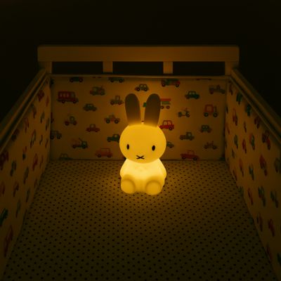 Tour de lit bébé avec veilleuse lapin allumée