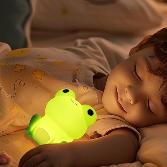 veilleuse bébé grenouille bébé qui dort