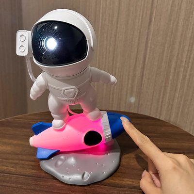 veilleuse projection astronaute sur fusée